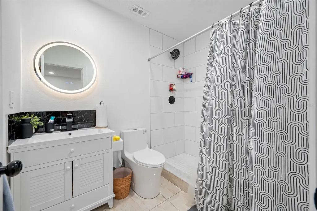 2814 W Powhatan Avenue Tampa FL 33614