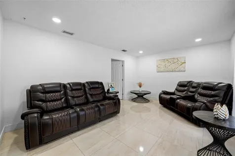2814 W Powhatan Avenue Tampa FL 33614