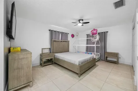 2814 W Powhatan Avenue Tampa FL 33614