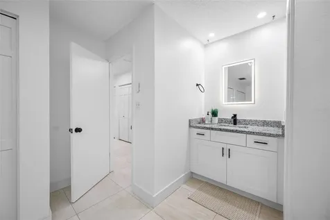2814 W Powhatan Avenue Tampa FL 33614