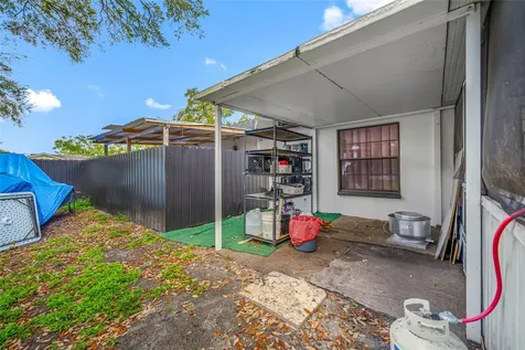 2814 W Powhatan Avenue Tampa FL 33614