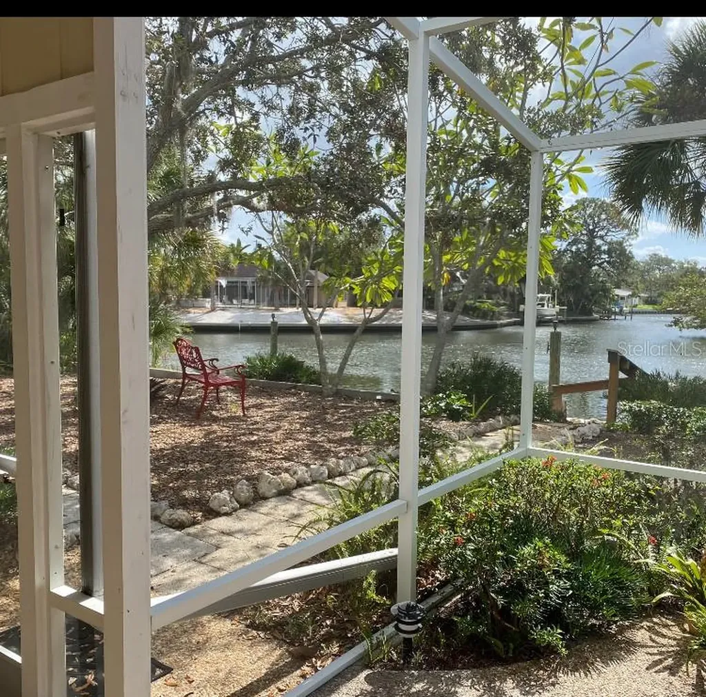 742 Edgemere Siesta Key FL 34242
