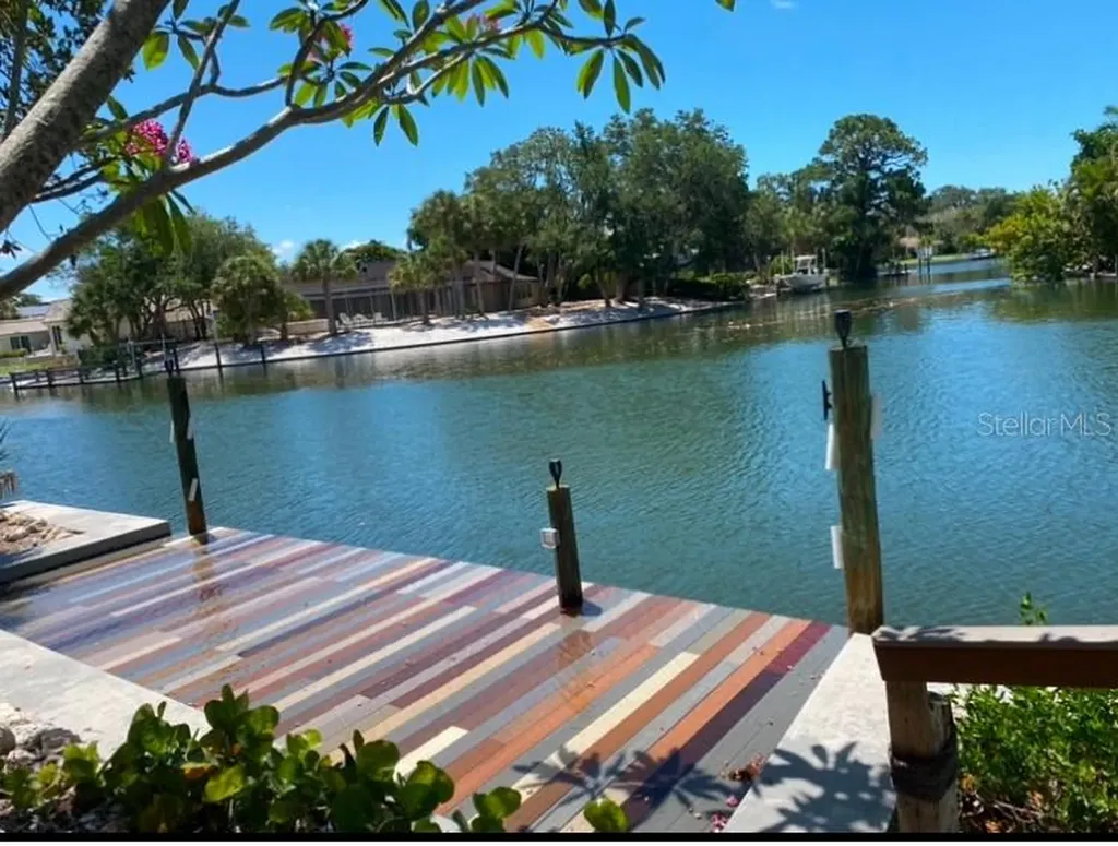 742 Edgemere Siesta Key FL 34242