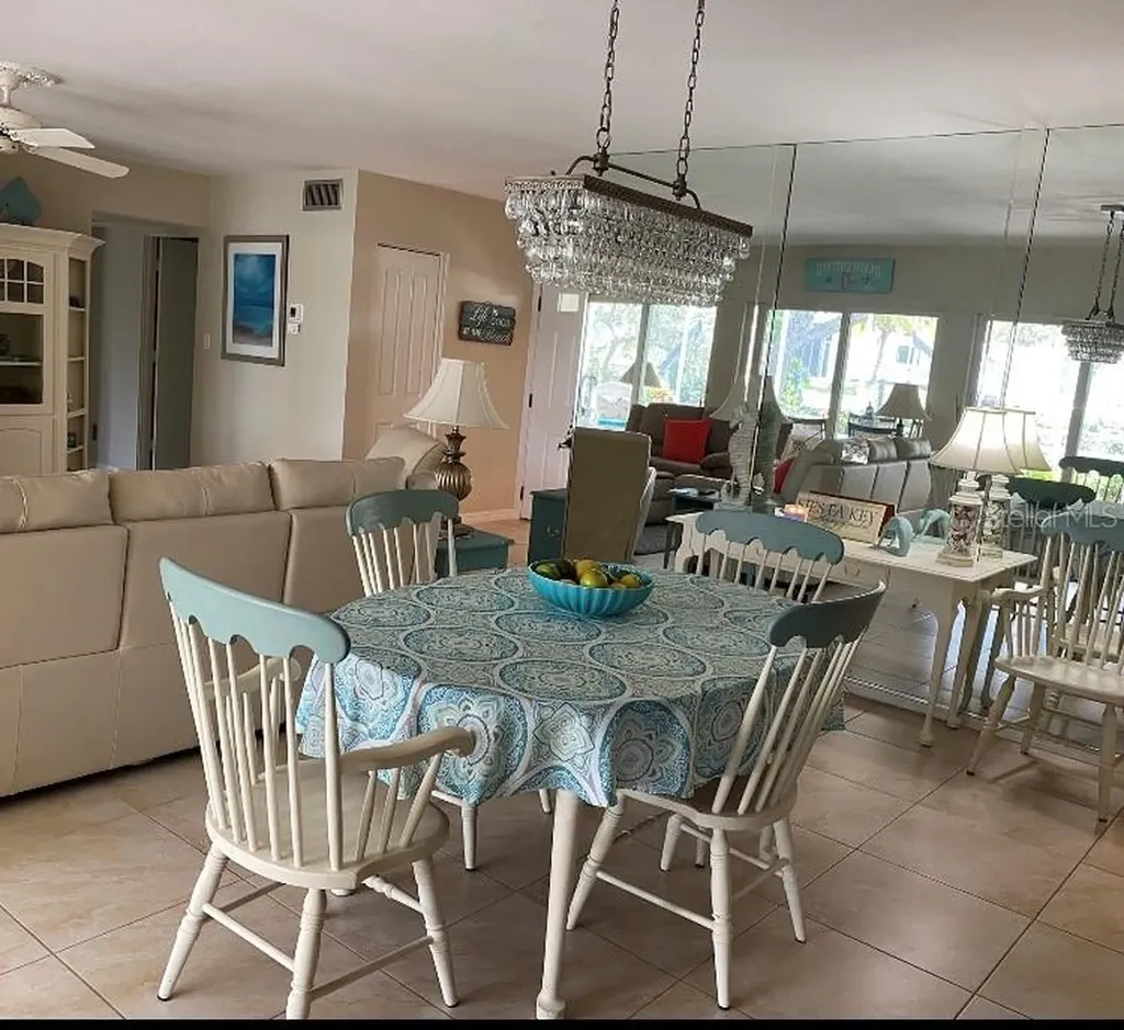742 Edgemere Siesta Key FL 34242