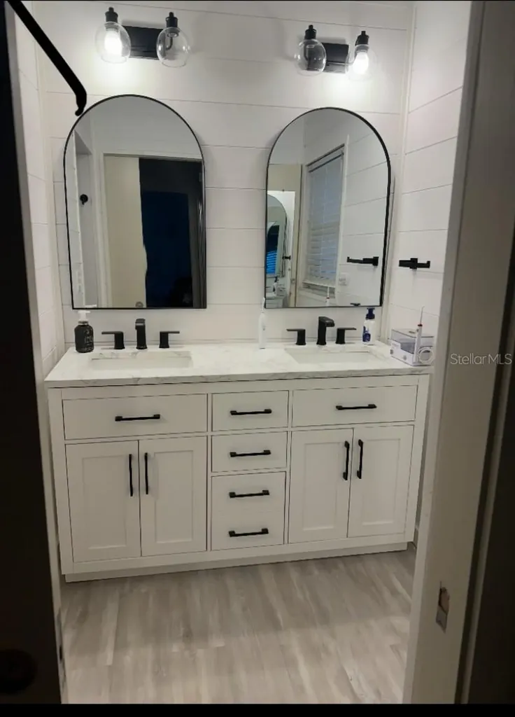 742 Edgemere Siesta Key FL 34242