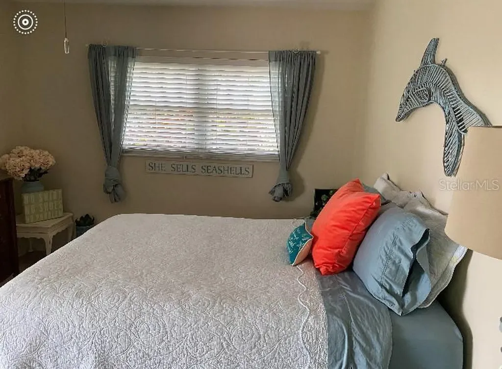 742 Edgemere Siesta Key FL 34242