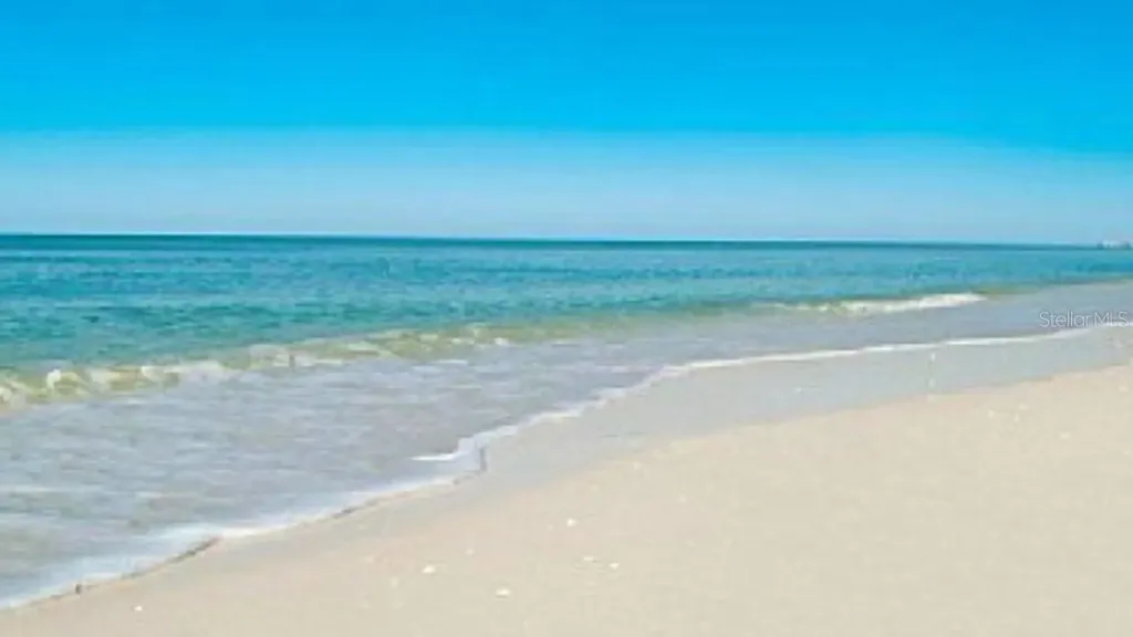742 Edgemere Siesta Key FL 34242