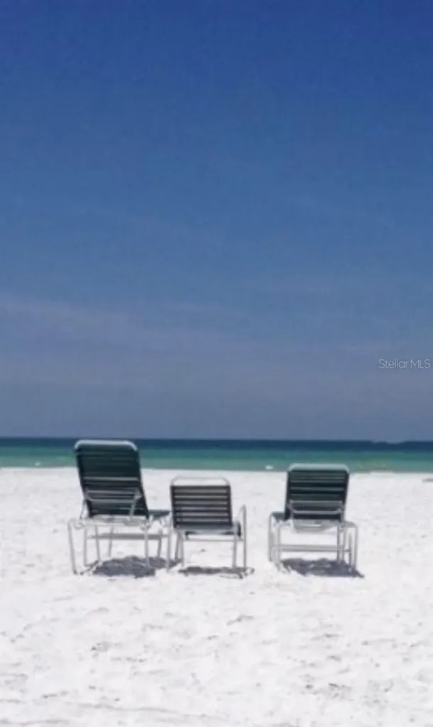 742 Edgemere Siesta Key FL 34242