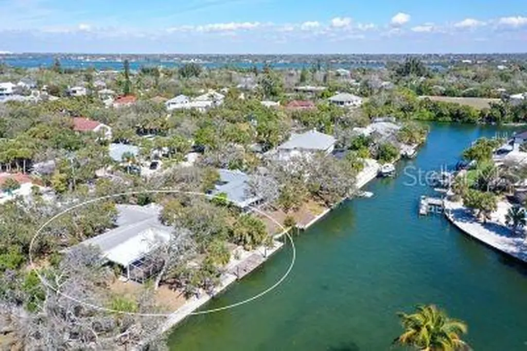 742 Edgemere Siesta Key FL 34242