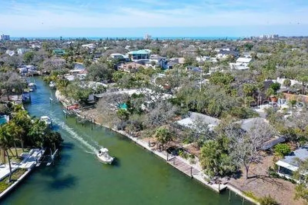 742 Edgemere Siesta Key FL 34242