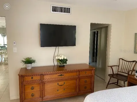 742 Edgemere Siesta Key FL 34242