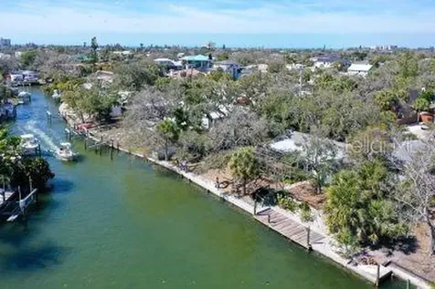 742 Edgemere Siesta Key FL 34242