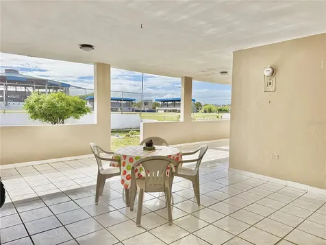 Paseo Diana Levittown Lakes Toa Baja PR 00949