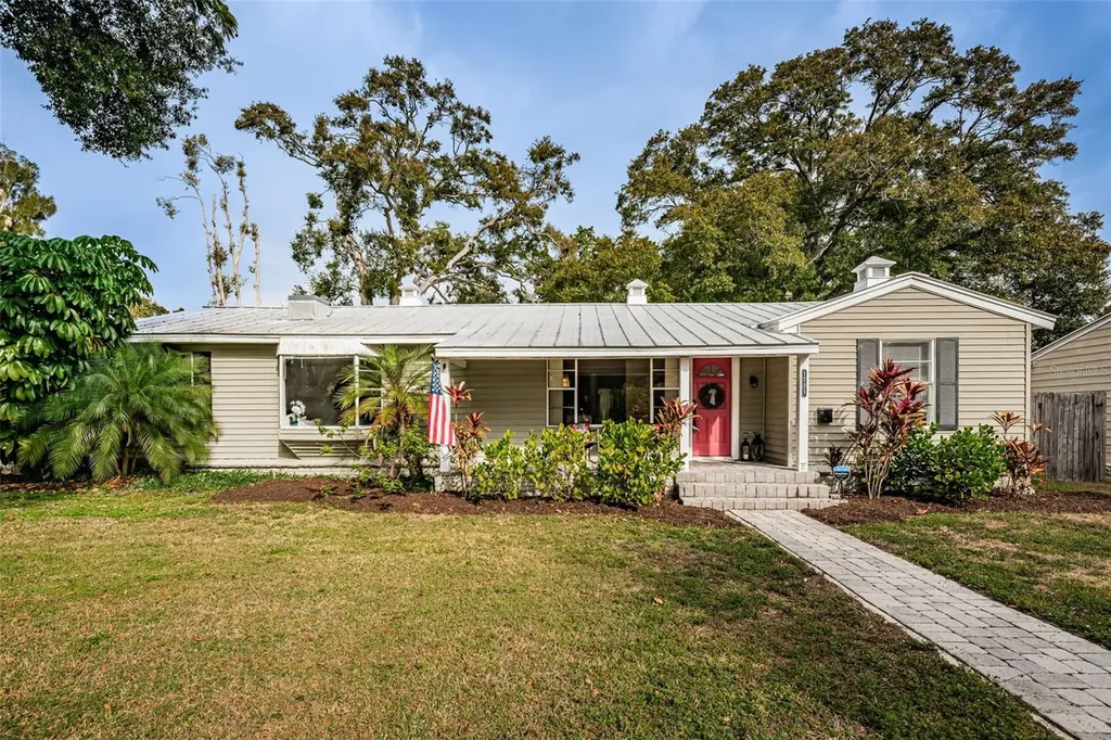 1735 23rd Avenue N St Petersburg FL 33713