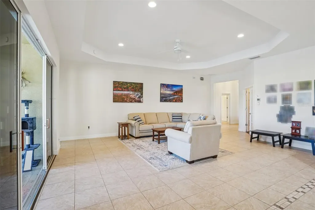 10144 Lake Miona Way Oxford FL 34484