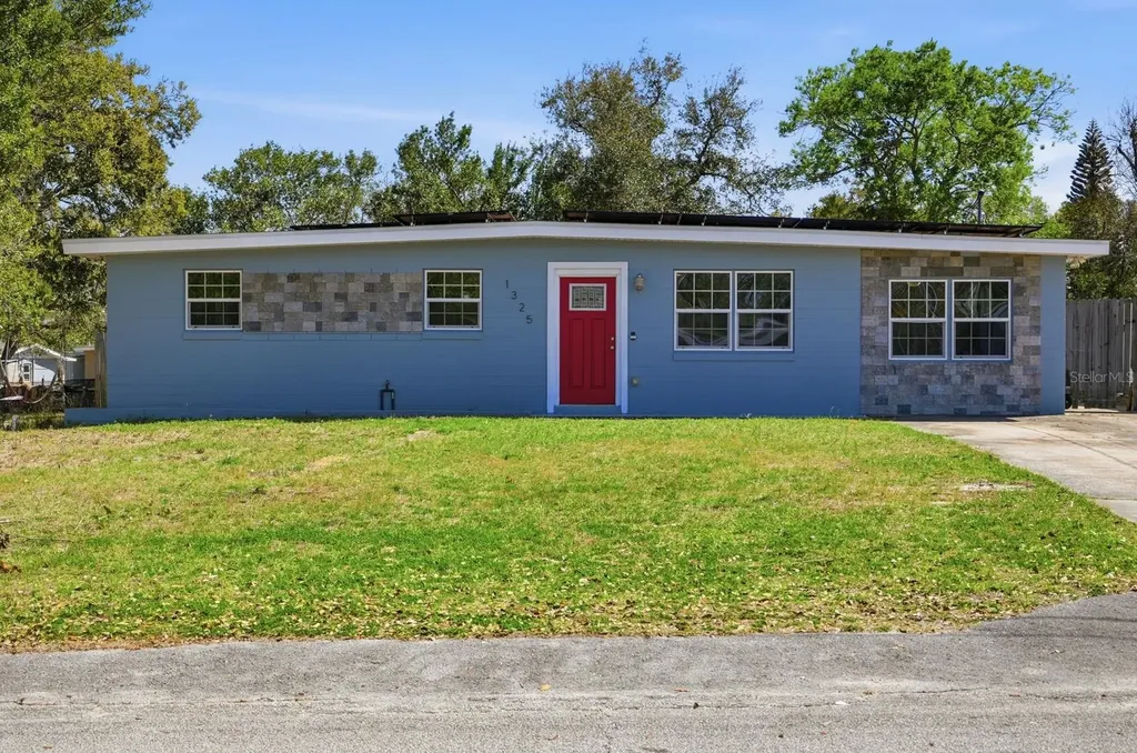1325 Ginsberg Drive Daytona Beach FL 32114