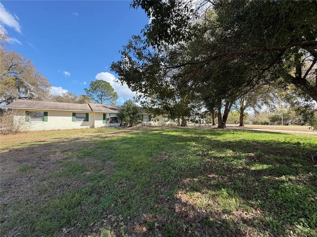 39106 Grays Airport Road Lady Lake FL 32159