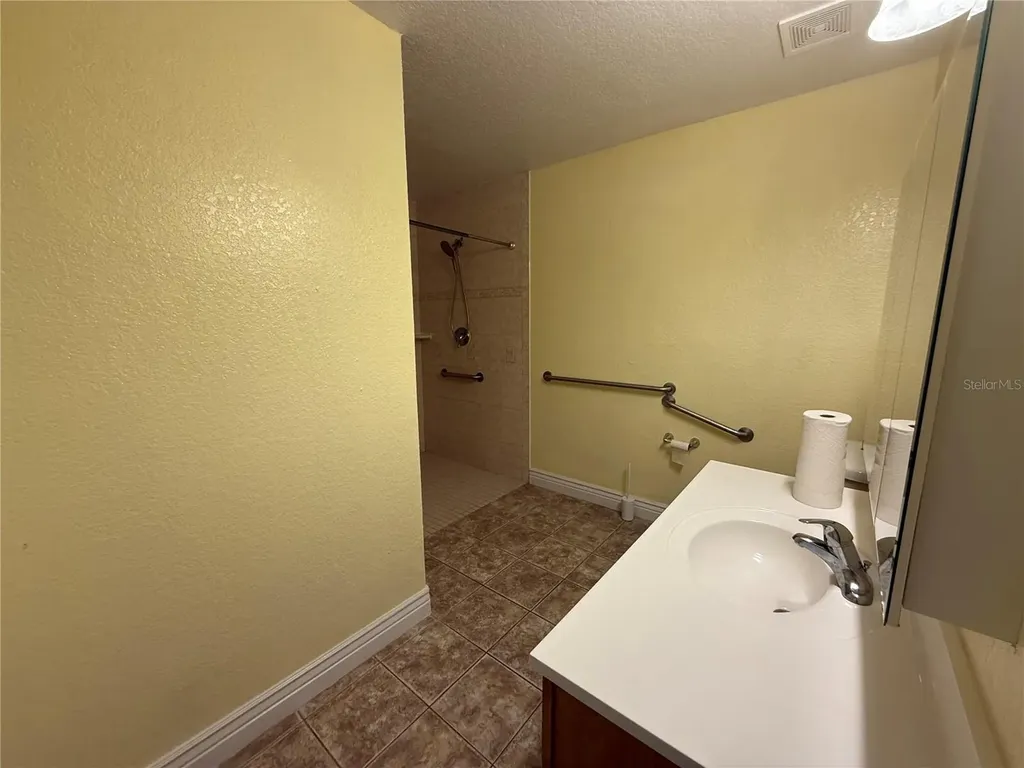 39106 Grays Airport Road Lady Lake FL 32159