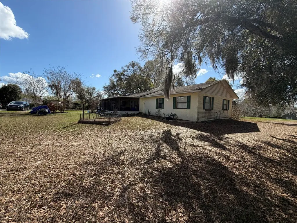 39106 Grays Airport Road Lady Lake FL 32159
