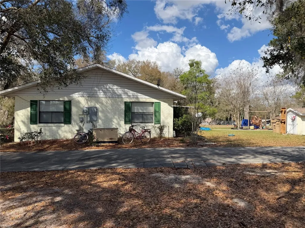 39106 Grays Airport Road Lady Lake FL 32159