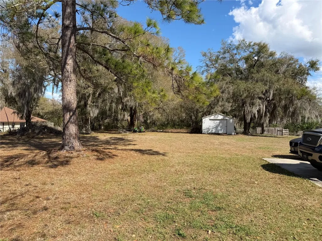 39106 Grays Airport Road Lady Lake FL 32159