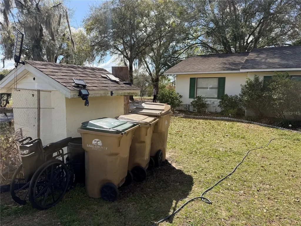 39106 Grays Airport Road Lady Lake FL 32159