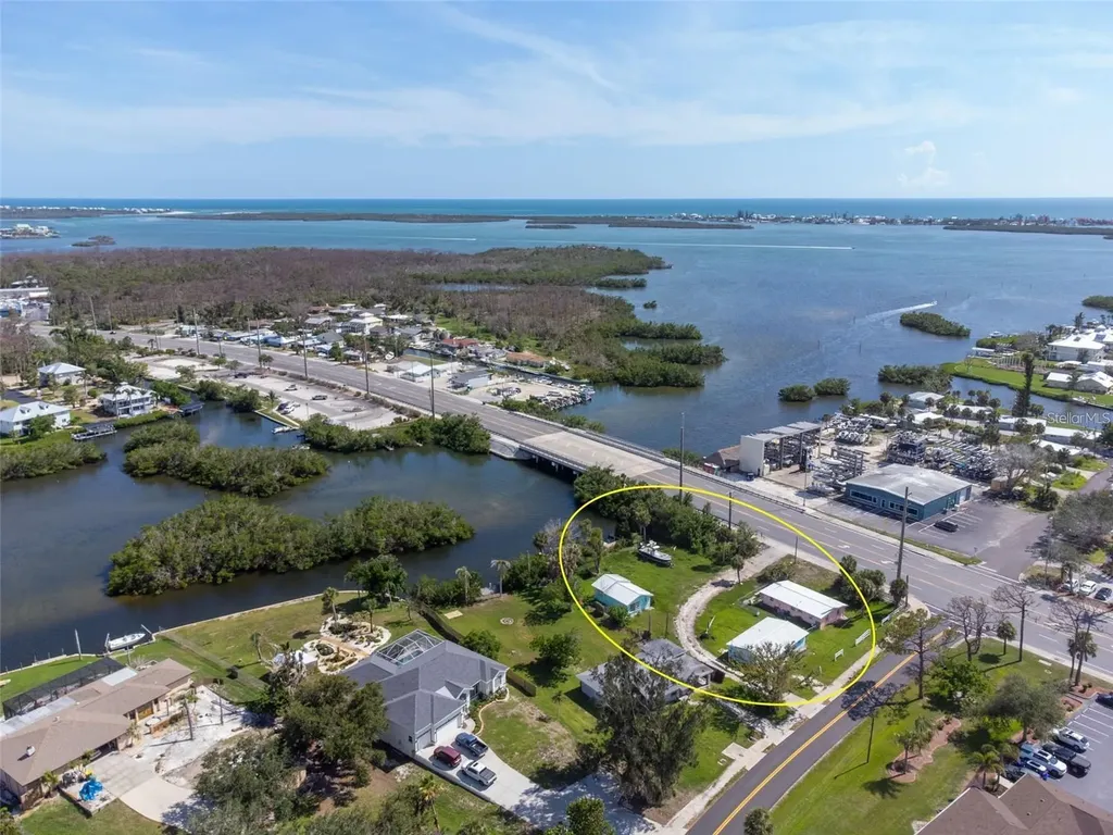 1695 Manor Road Englewood FL 34223