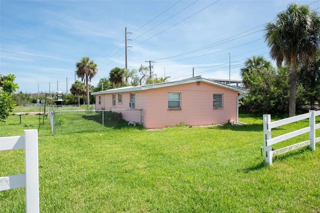 1695 Manor Road Englewood FL 34223