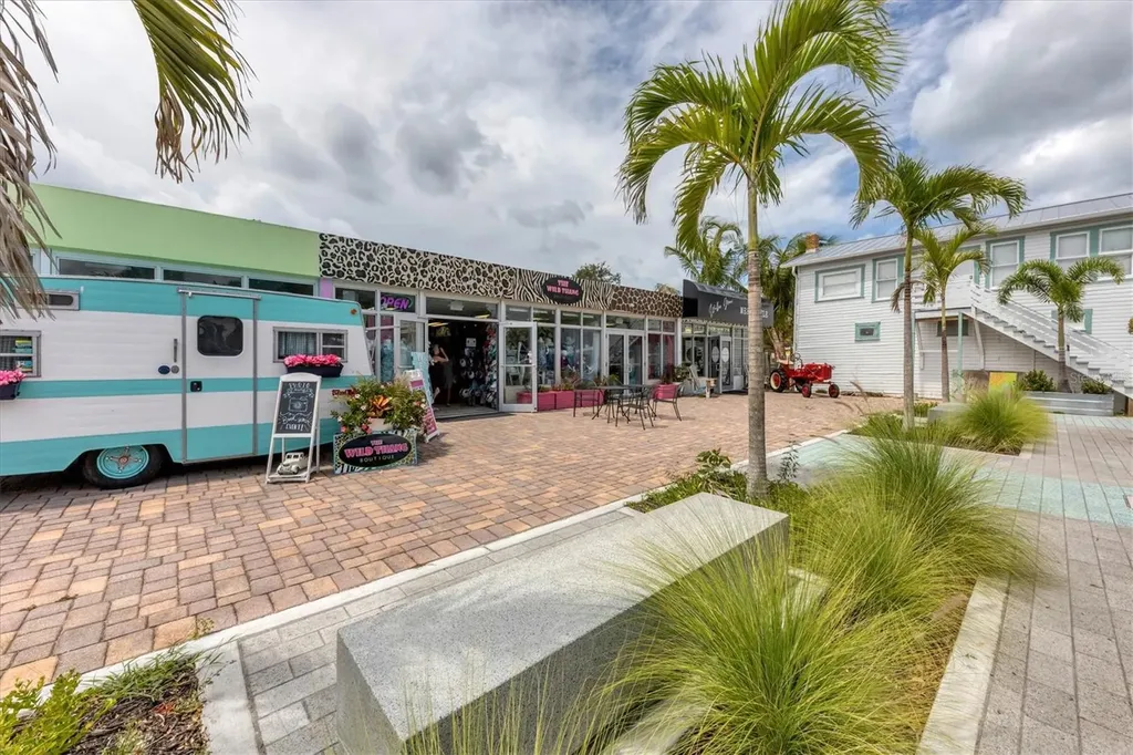 1695 Manor Road Englewood FL 34223