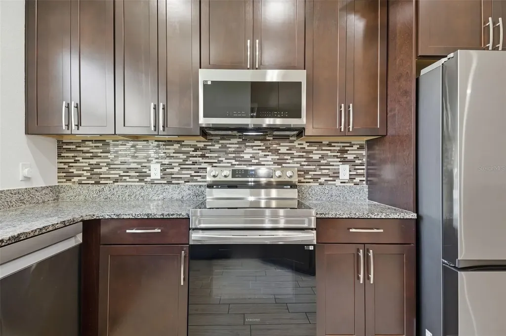 11539 Crowned Sparrow Lane Tampa FL 33626