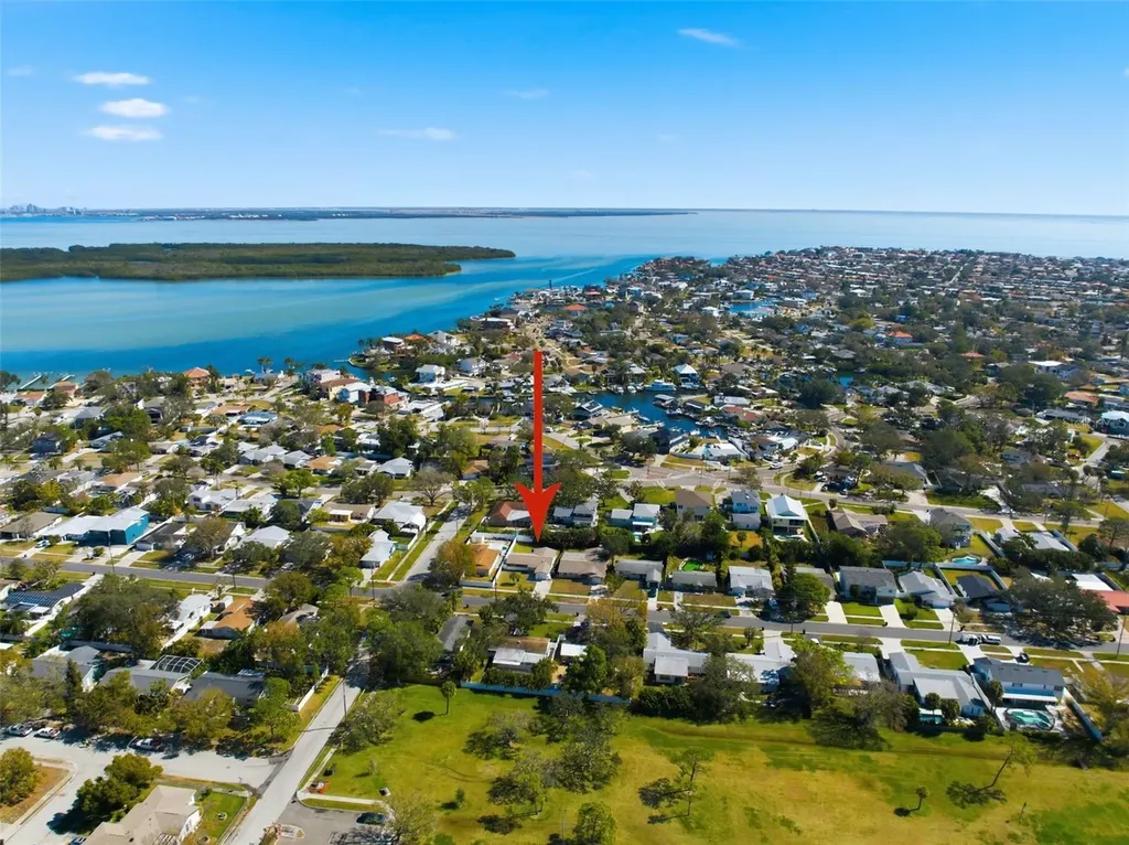 5519 Denver Street NE St Petersburg FL 33703