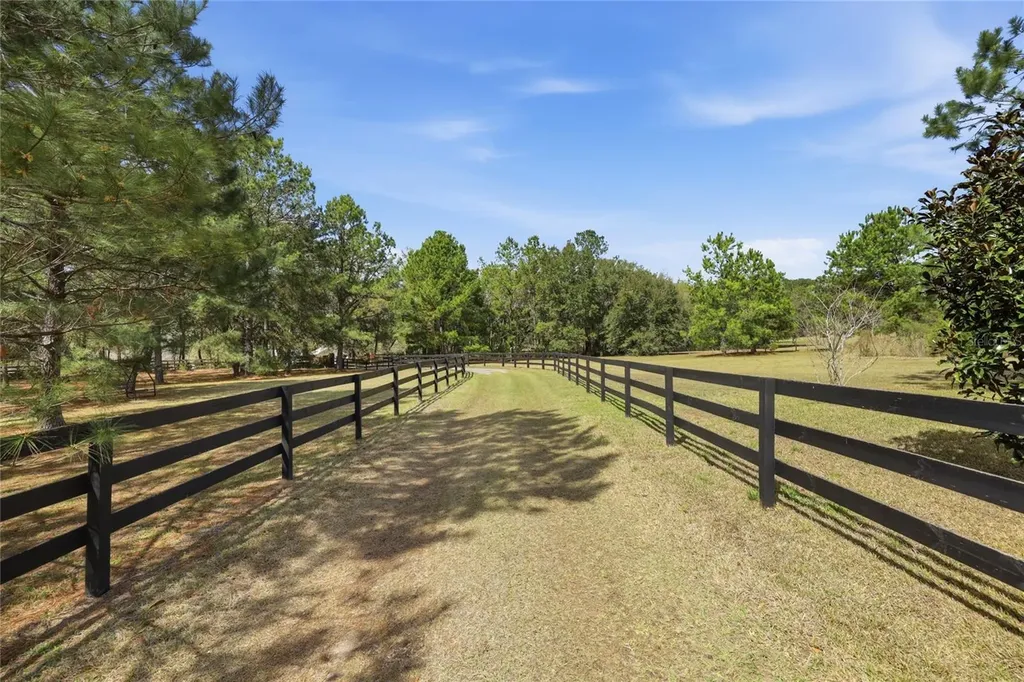 22317 NW 188th Street High Springs FL 32643