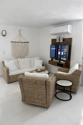 90 Calle Principal Humacao PR 00791