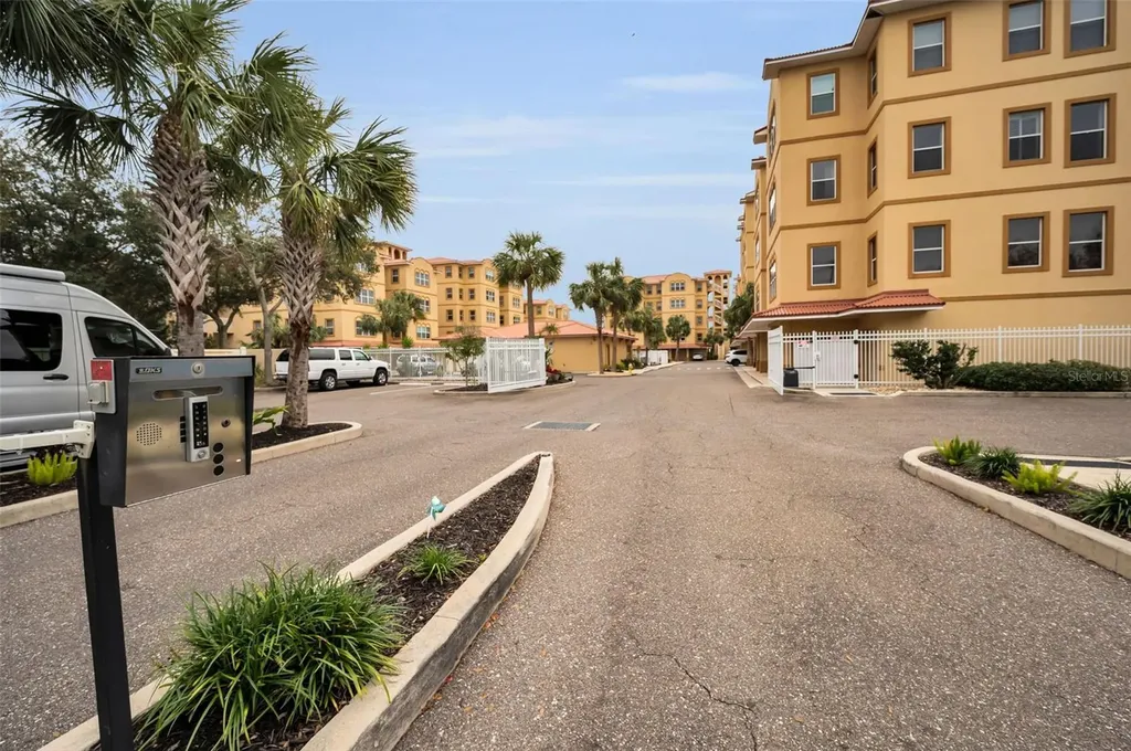606 Wells Court Clearwater FL 33756