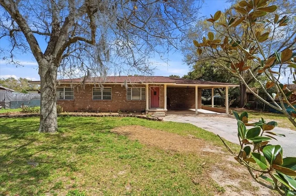 137 Highland Avenue Auburndale FL 33823
