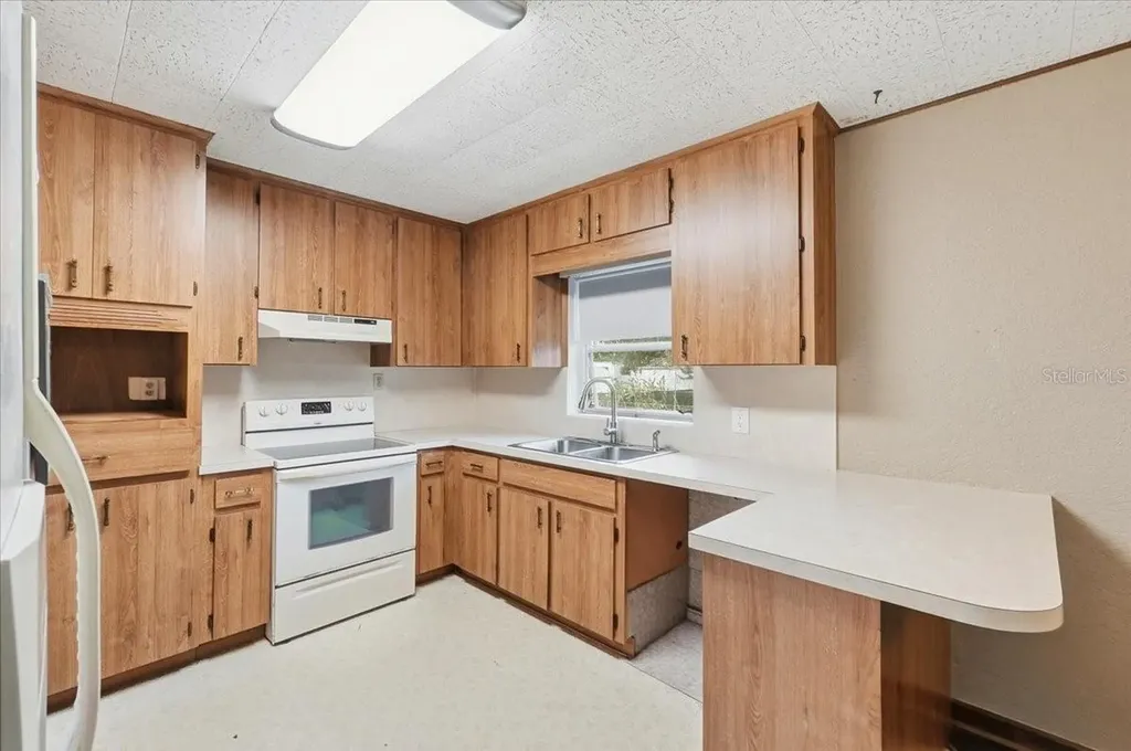 137 Highland Avenue Auburndale FL 33823