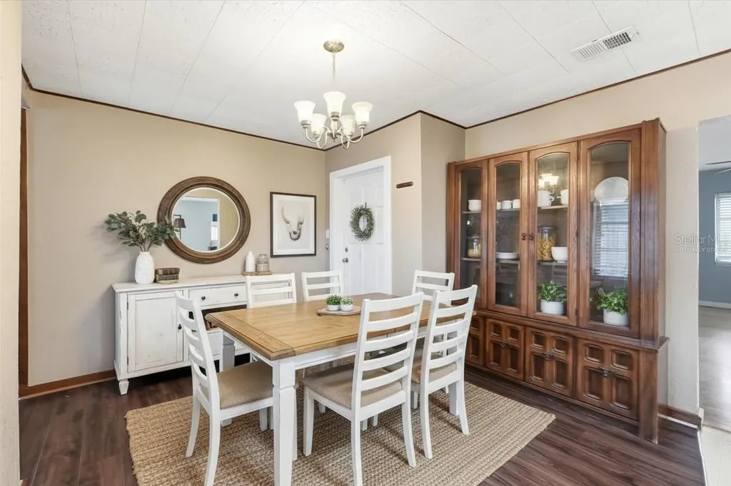 137 Highland Avenue Auburndale FL 33823