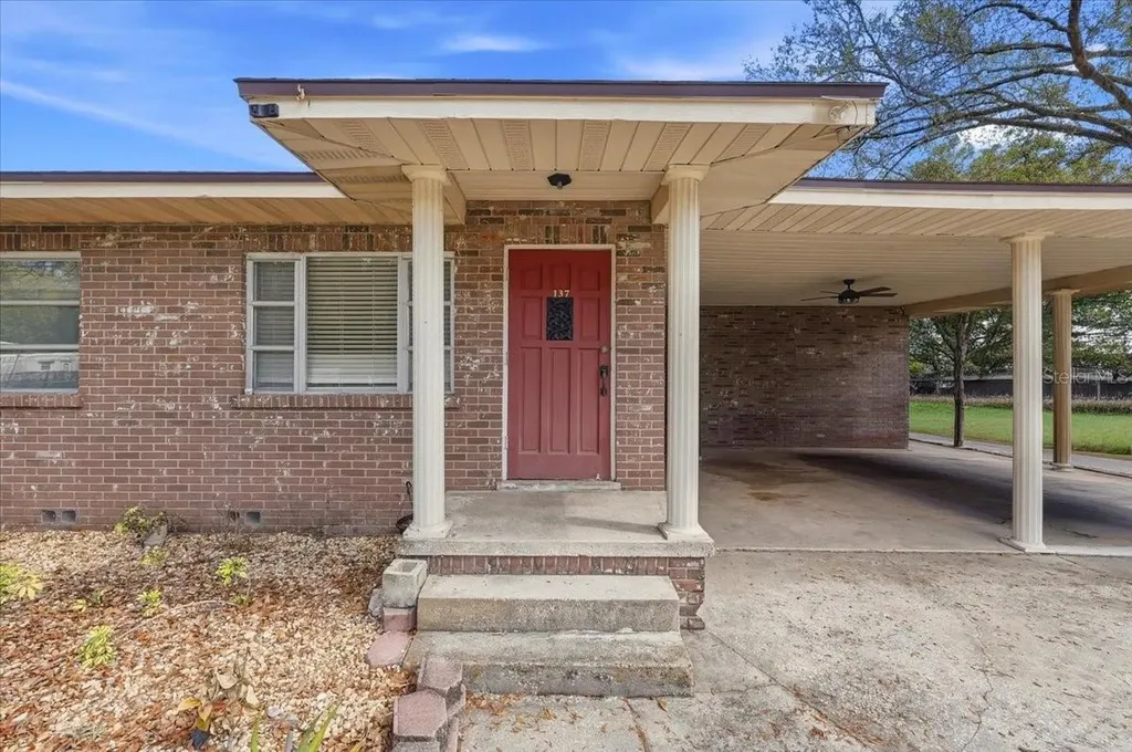 137 Highland Avenue Auburndale FL 33823