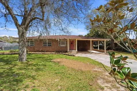 137 Highland Avenue Auburndale FL 33823