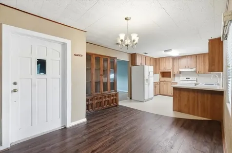 137 Highland Avenue Auburndale FL 33823