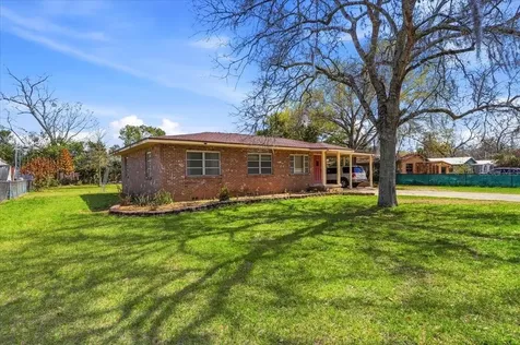 137 Highland Avenue Auburndale FL 33823