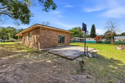 137 Highland Avenue Auburndale FL 33823