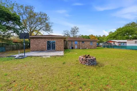 137 Highland Avenue Auburndale FL 33823