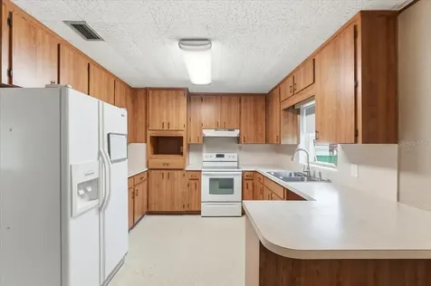 137 Highland Avenue Auburndale FL 33823