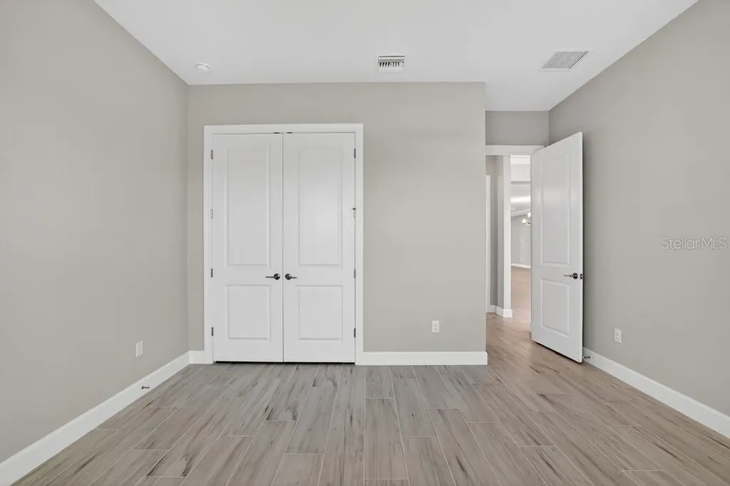 15246 Contenta Loop Bradenton FL 34211