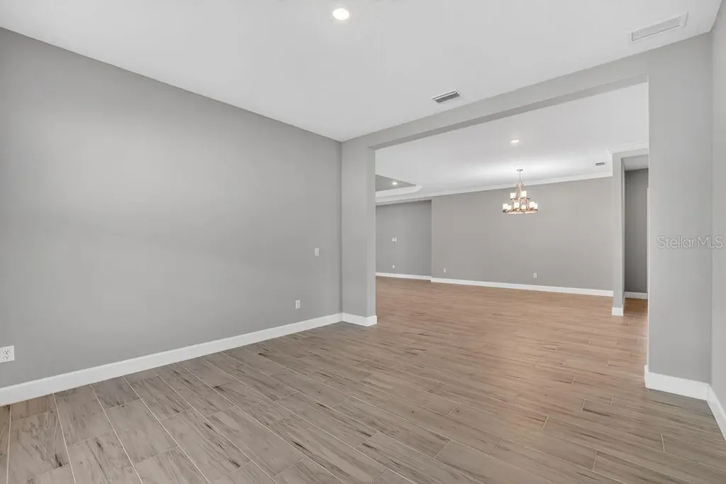 15246 Contenta Loop Bradenton FL 34211