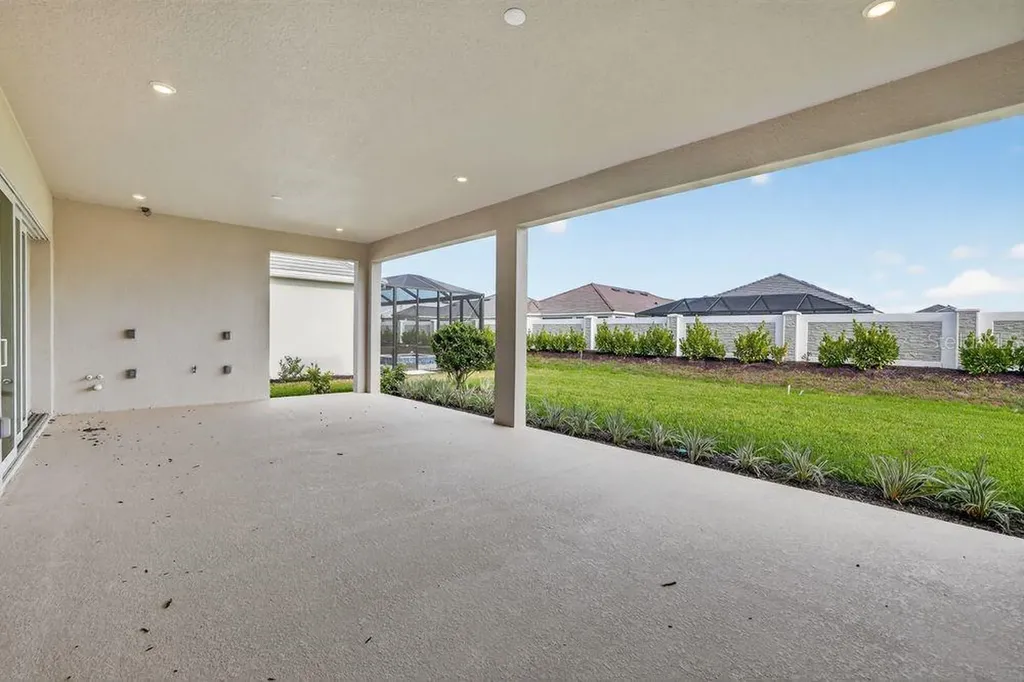 15246 Contenta Loop Bradenton FL 34211