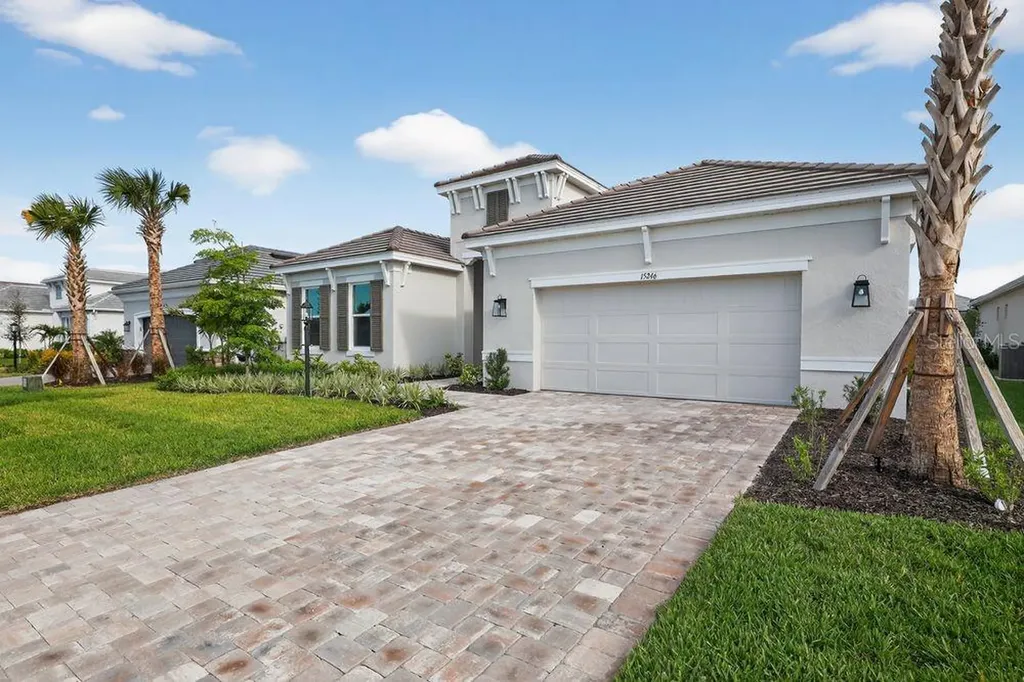 15246 Contenta Loop Bradenton FL 34211