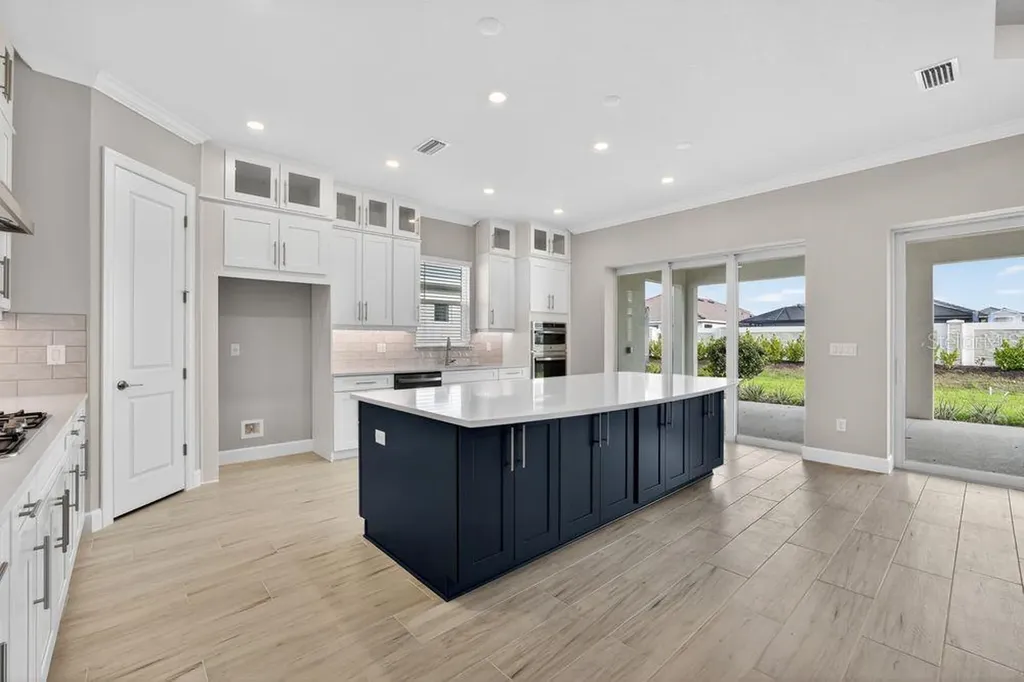 15246 Contenta Loop Bradenton FL 34211