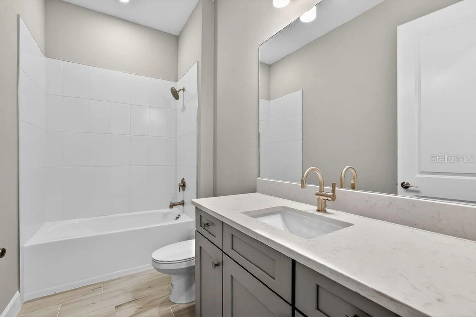 15246 Contenta Loop Bradenton FL 34211